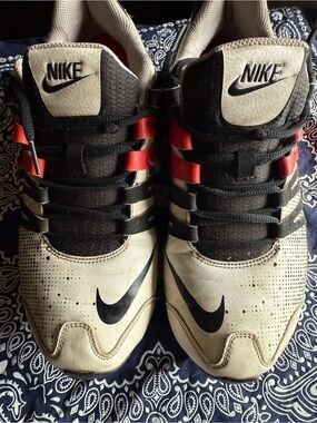 Nike Shox Black White and Red Performance Trainers W size 11